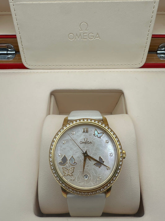 Omega 18 Karat Gehäuse mit Leder Band und brillanten De Ville Prestige Co-Axialchronometer 32.7 mm Butterfly