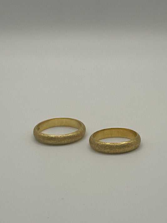 Alliances en or 18 carats – intemporelles, élégantes et disponibles dans toutes les tailles