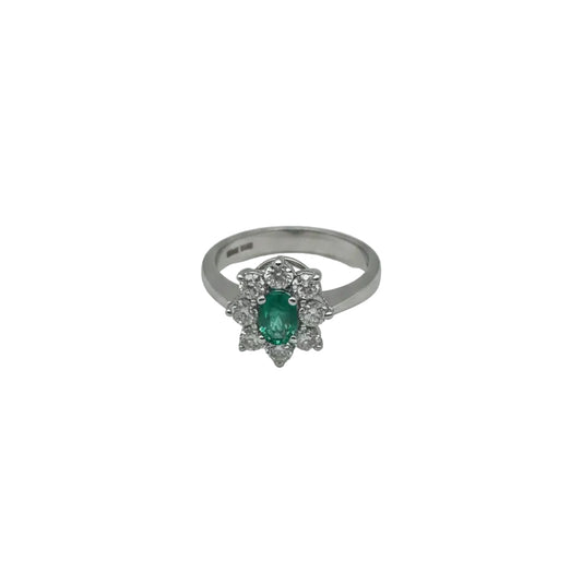 Smaragd Ring 18 Karat Weißgold mit Diamanten (Brillanten) – Größe 53, anpassbar