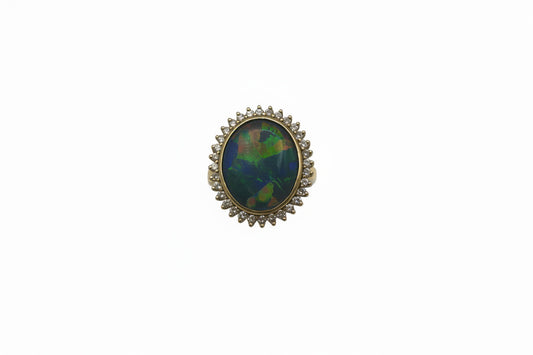 Opal Ring mit Brillanten – 18 Karat Gelbgold | 0.64 ct Diamanten | Bijouterie Gossauer